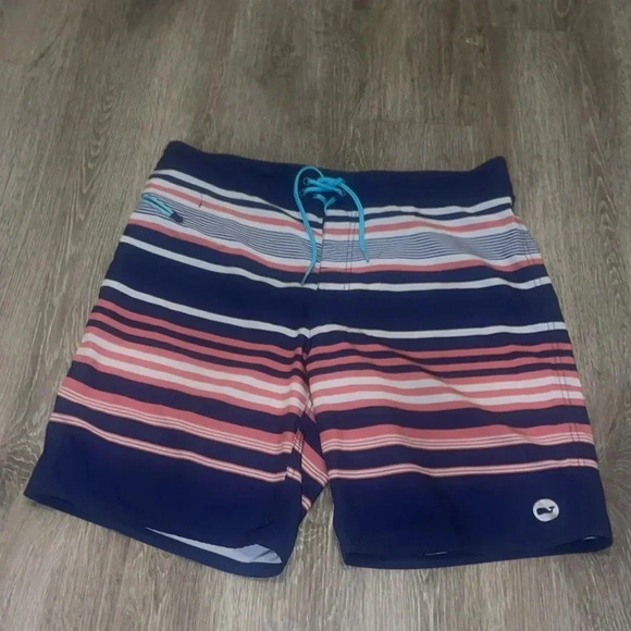 Vineyard Vines Americana Stripe Board Shorts size 35 men’s pink blue white swim - Picture 2 of 9